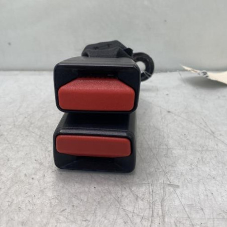 Attache ceinture arriere droit PEUGEOT 208 1 Photo n°1
