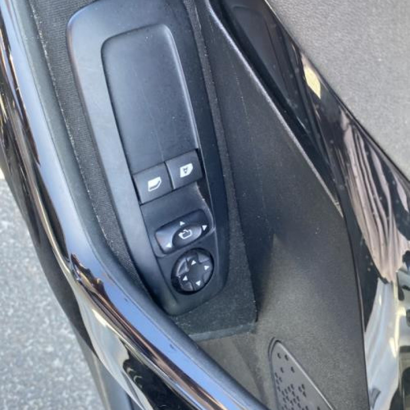 Attache ceinture arriere droit PEUGEOT 208 1 Photo n°13