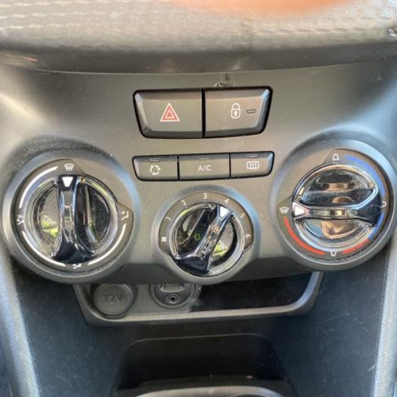 Attache ceinture arriere droit PEUGEOT 208 1 Photo n°19