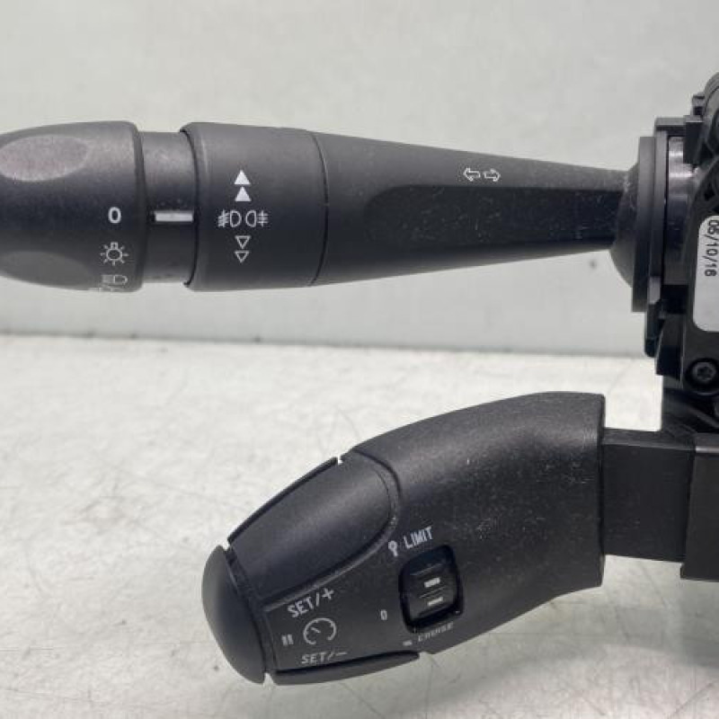 Com (Bloc Contacteur Tournant+Commodo Essuie Glace+Commodo Phare) PEUGEOT 208 1 Photo n°3