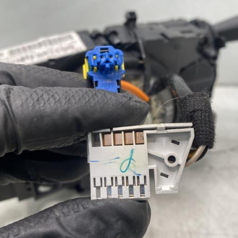 Com (Bloc Contacteur Tournant+Commodo Essuie Glace+Commodo Phare) PEUGEOT 208 1 Photo n°4