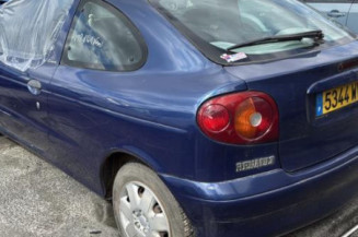 Aile avant droit RENAULT MEGANE 1