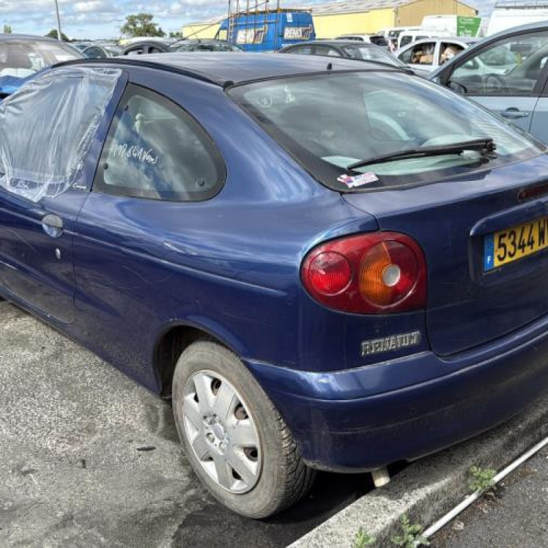Aile avant droit RENAULT MEGANE 1 Photo n°10