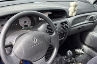 Capot RENAULT MEGANE 1