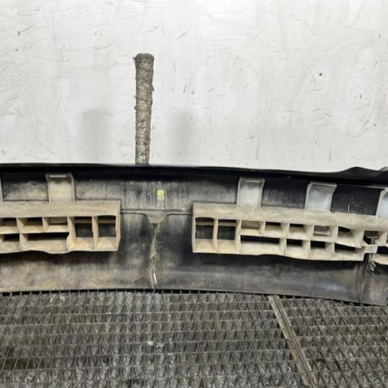 Pare choc arriere RENAULT MEGANE 1 Photo n°5