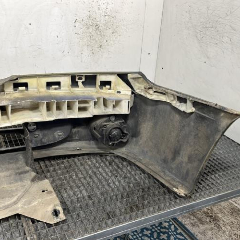 Pare choc avant RENAULT MEGANE 1 Photo n°4