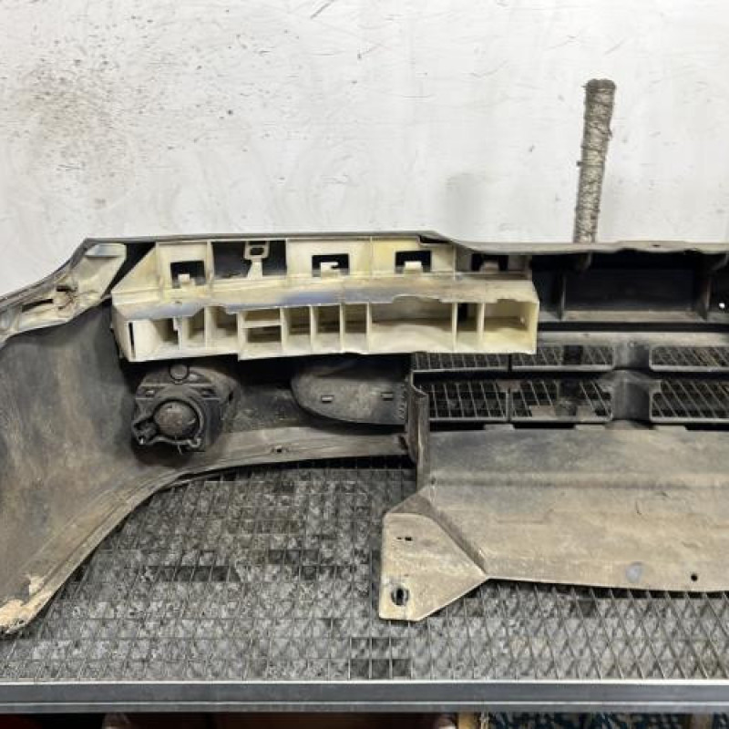 Pare choc avant RENAULT MEGANE 1 Photo n°6