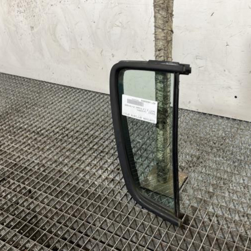 Custode arriere droit (porte) SUZUKI SWIFT 3 Photo n°3