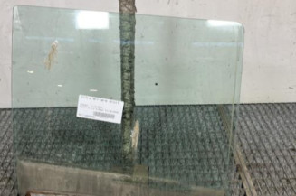 Vitre arriere droit SUZUKI SWIFT 3 Photo n°1