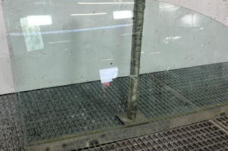 Vitre avant droit VOLKSWAGEN NEW BEETLE 1