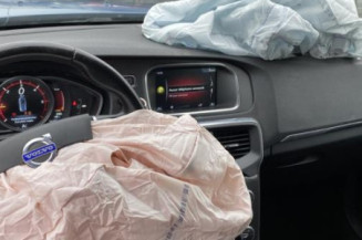 Bras essuie glace avant gauche VOLVO V 40 2