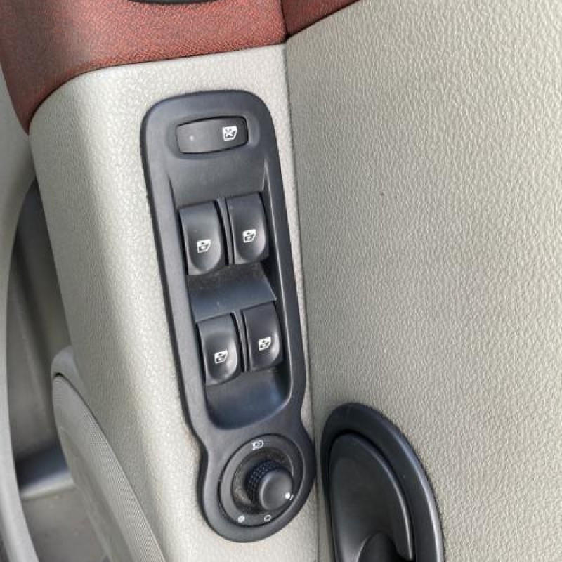 Plage arriere RENAULT MODUS Photo n°15