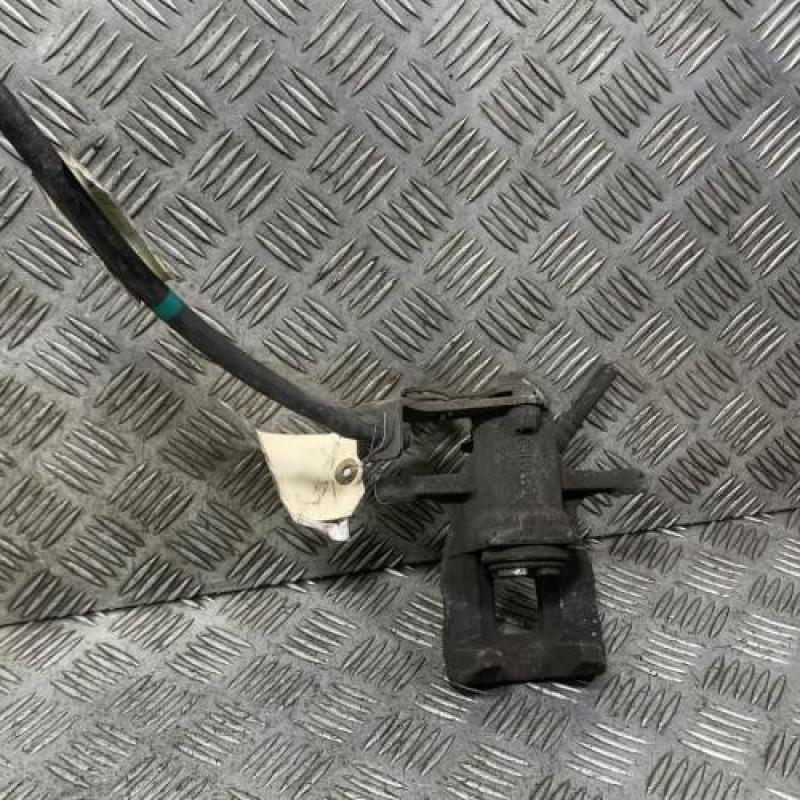 Etrier arriere droit (freinage) HYUNDAI I 20 2 Photo n°3