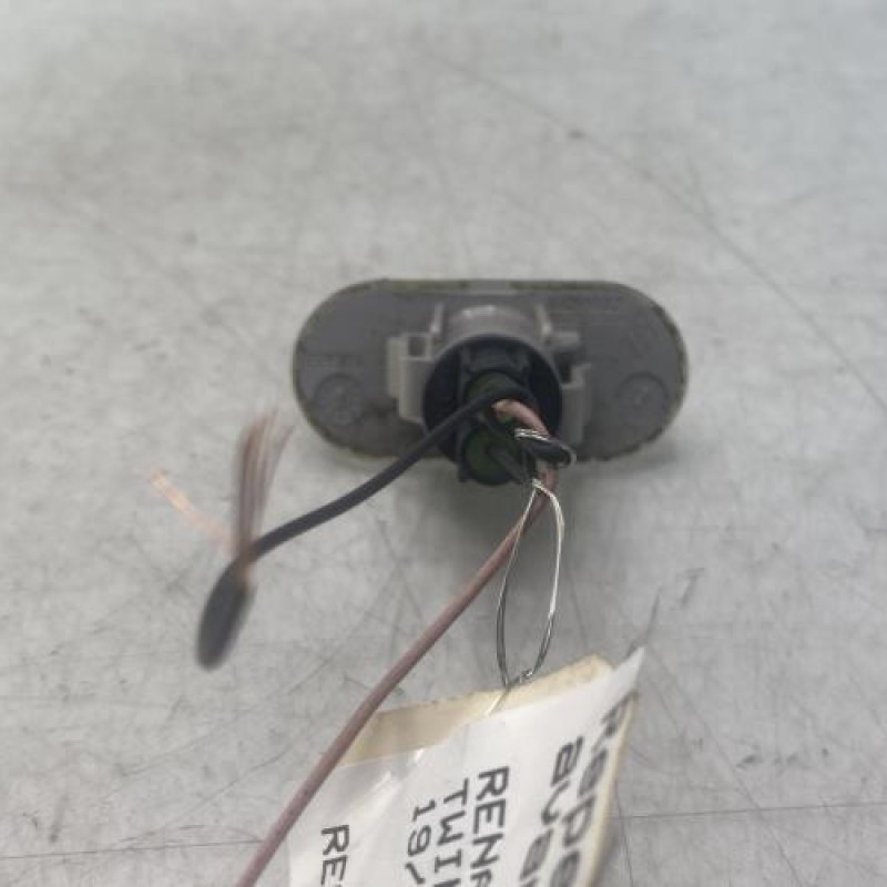 Repetiteur clignotant avant droit  (Feux) RENAULT TWINGO 3 Photo n°3