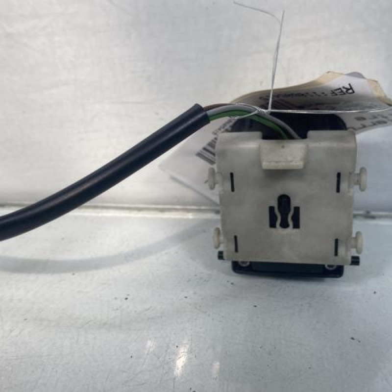 Interrupteur de leve vitre avant gauche MERCEDES CLASSE C 203 COUPE SPORT Photo n°2