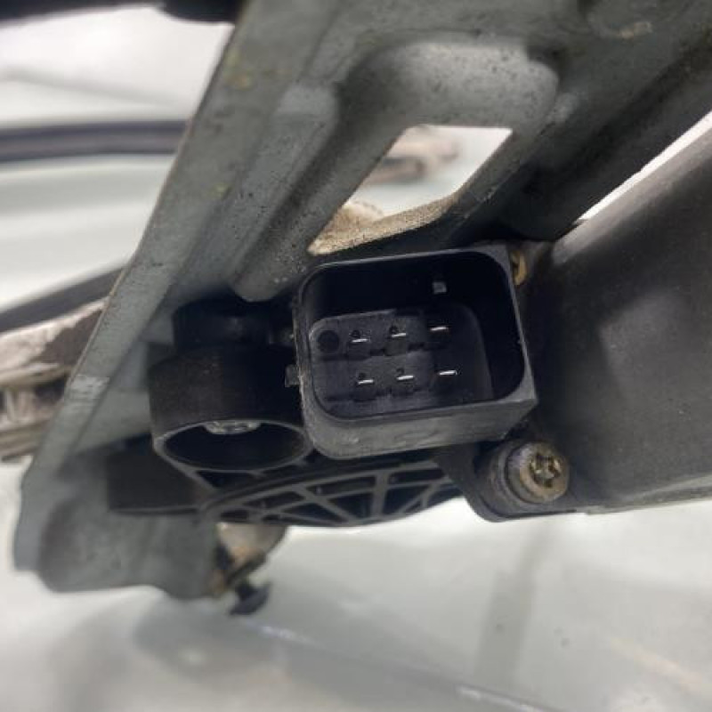 Leve vitre electrique avant gauche MERCEDES CLASSE C 203 COUPE SPORT Photo n°8