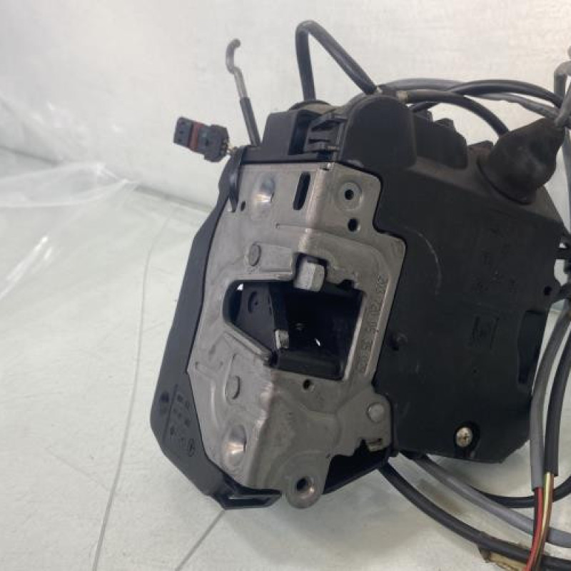 Serrure avant gauche MERCEDES CLASSE C 203 COUPE SPORT Photo n°3