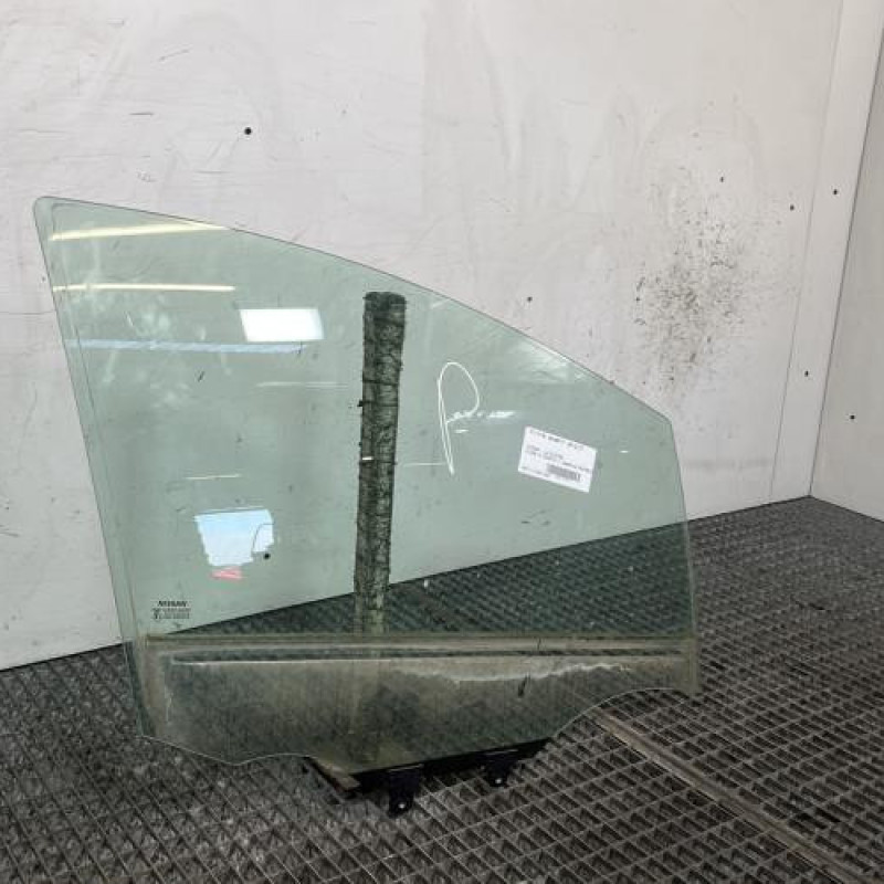 Vitre avant droit NISSAN MICRA 5 Photo n°3