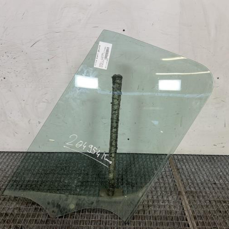 Vitre avant gauche RENAULT MASTER 3 Photo n°1