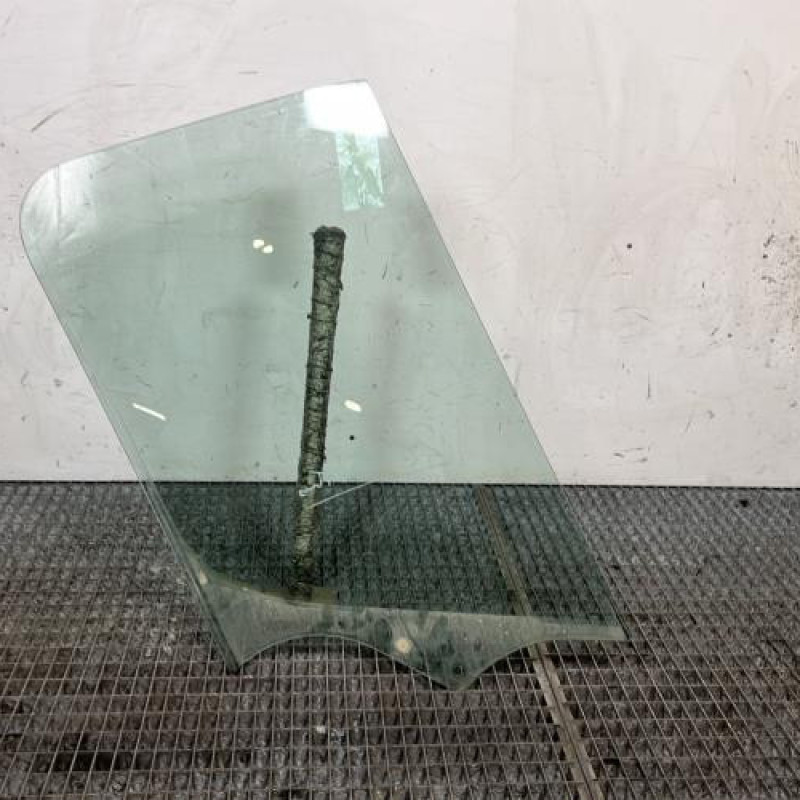 Vitre avant gauche RENAULT MASTER 3 Photo n°4
