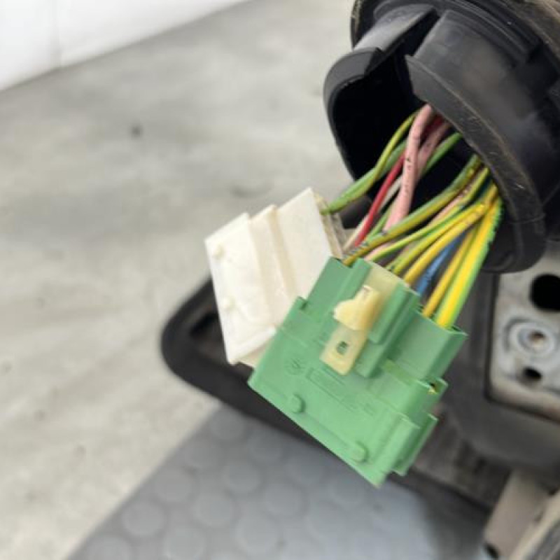 Porte avant gauche PEUGEOT 207 Photo n°3