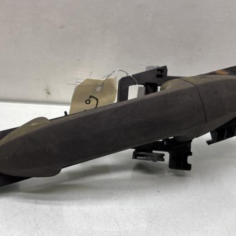 Poignee porte avant droit FORD FIESTA 6 Photo n°1