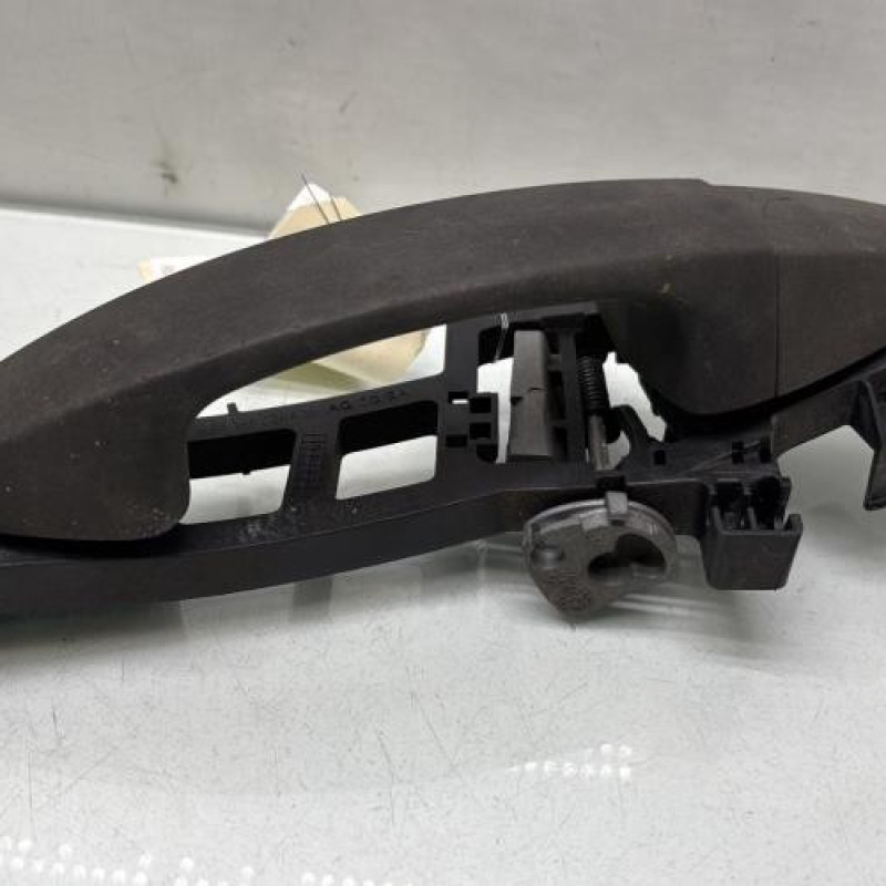 Poignee porte avant droit FORD FIESTA 6 Photo n°2