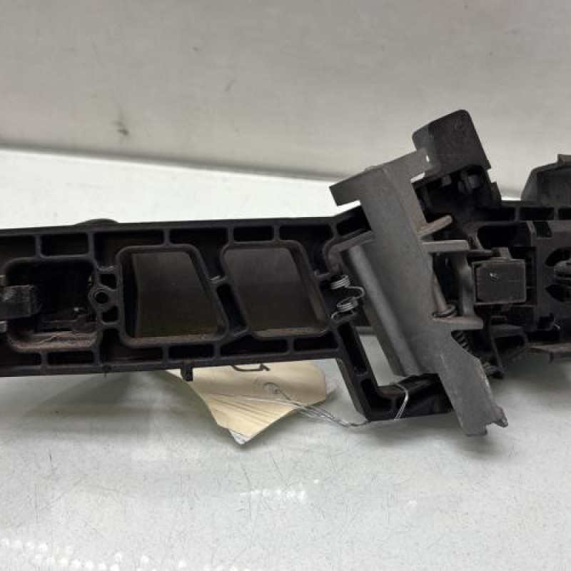 Poignee porte avant droit FORD FIESTA 6 Photo n°3