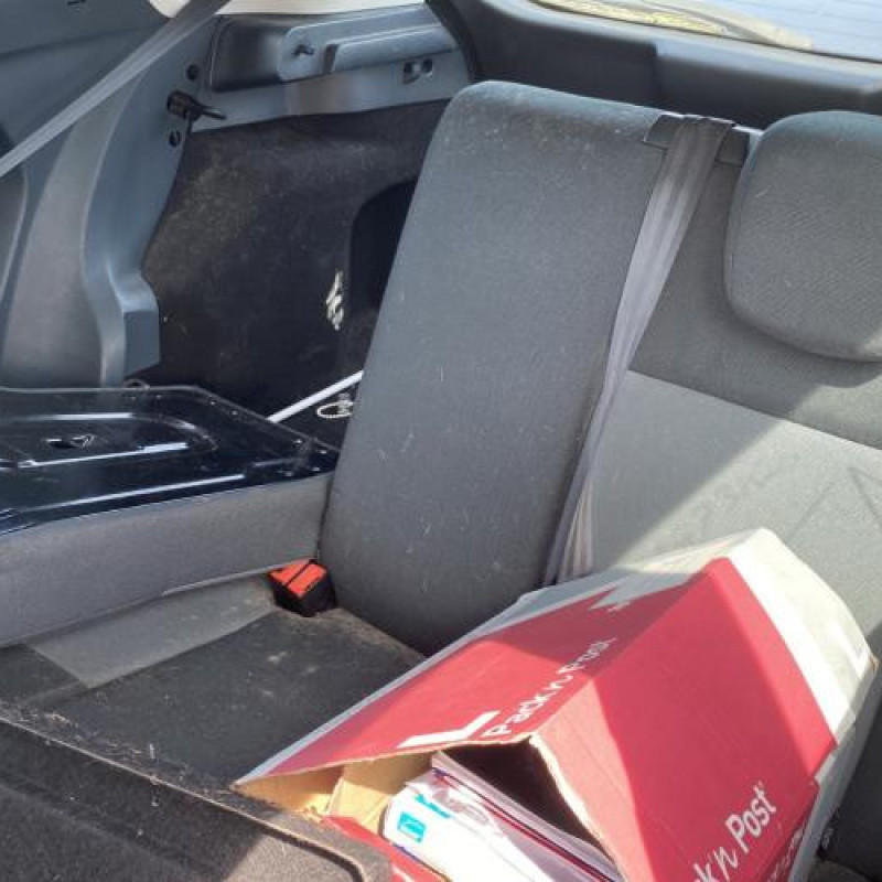 Poignee porte avant droit FORD FIESTA 6 Photo n°16