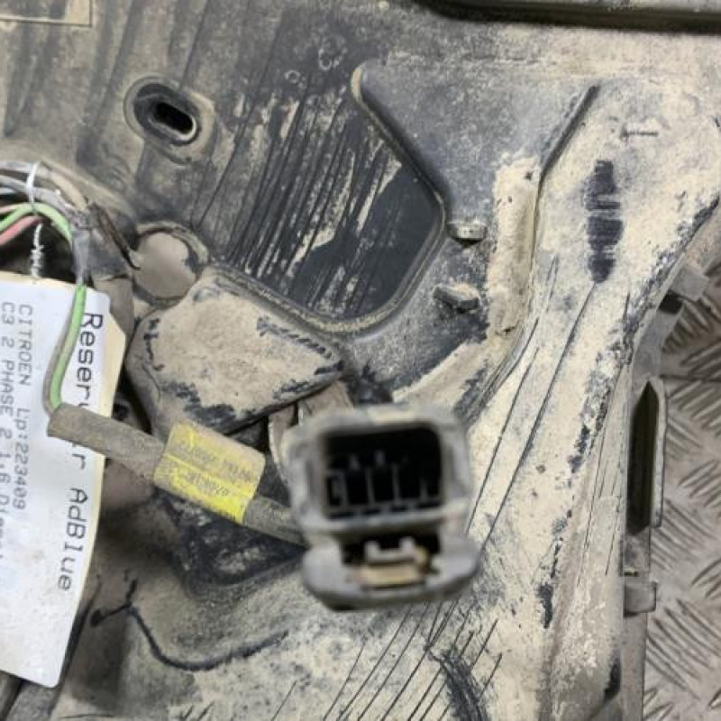 Reservoir AdBlue CITROEN C3 2 Photo n°4