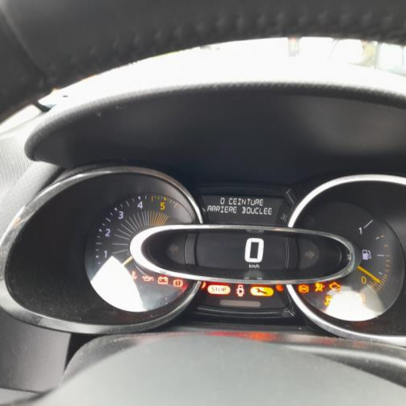 Reservoir essence RENAULT CLIO 4 Photo n°10