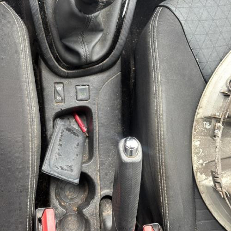 Reservoir essence RENAULT CLIO 4 Photo n°18