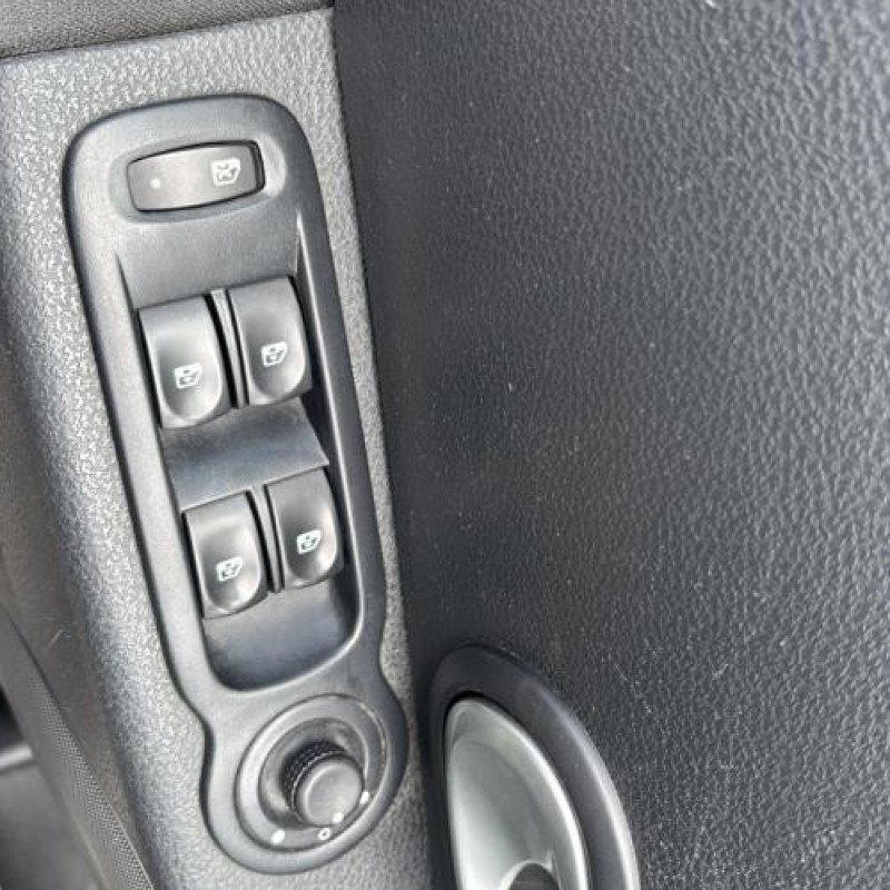 Feu arriere stop central RENAULT GRAND MODUS Photo n°10