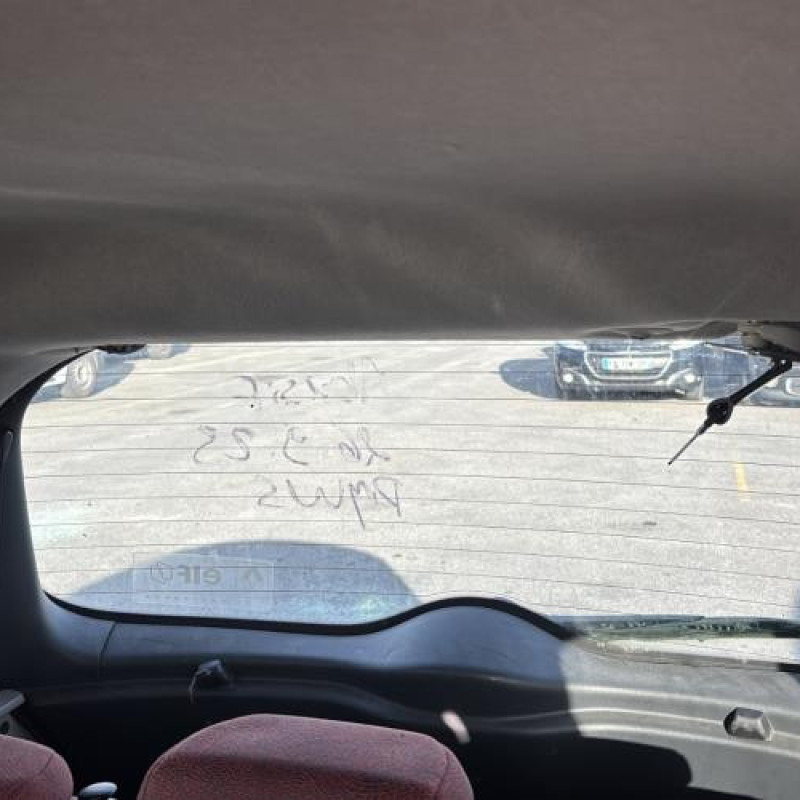 Feu arriere stop central RENAULT MODUS Photo n°14