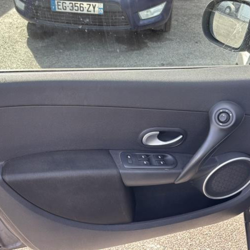 Amortisseur avant droit RENAULT CLIO 3 Photo n°10