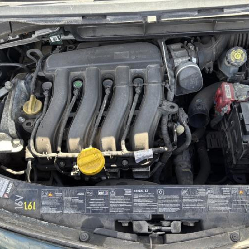 Feu arriere stop central RENAULT MODUS Photo n°19