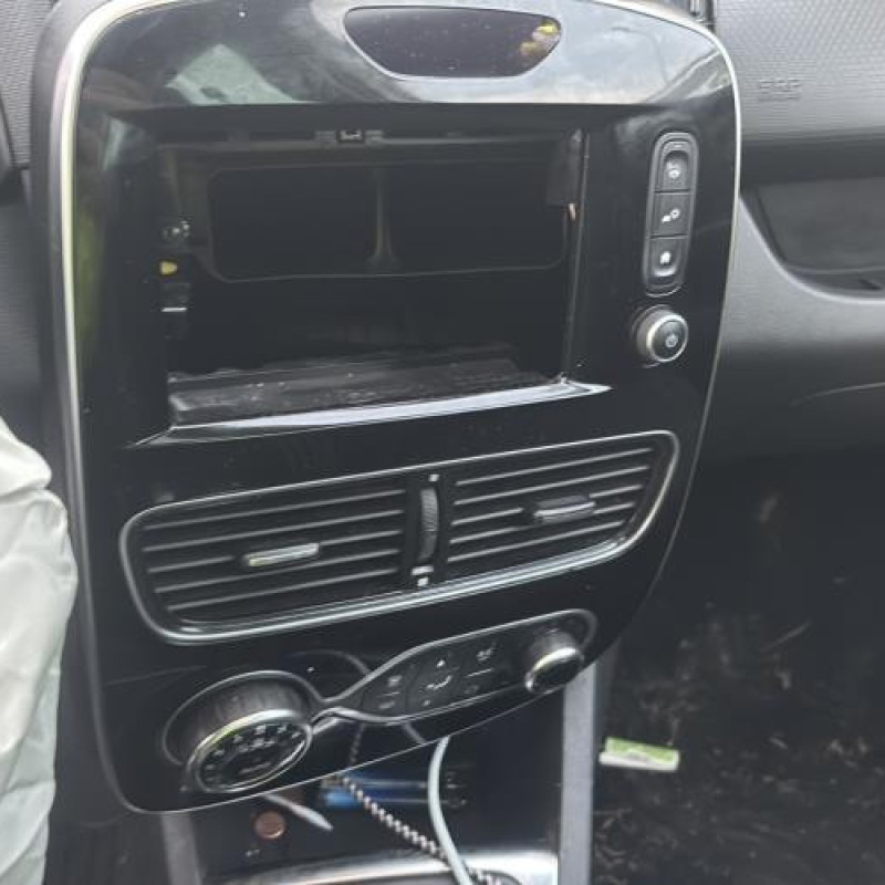 Compresseur clim RENAULT CLIO 4 Photo n°18