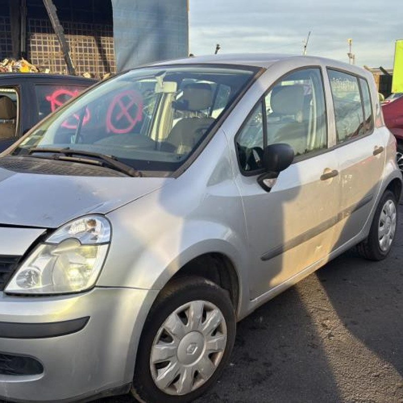 Feu arriere stop central RENAULT MODUS Photo n°1