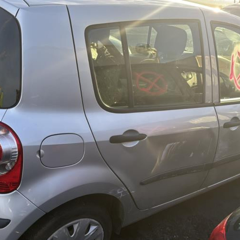 Feu arriere stop central RENAULT MODUS Photo n°7