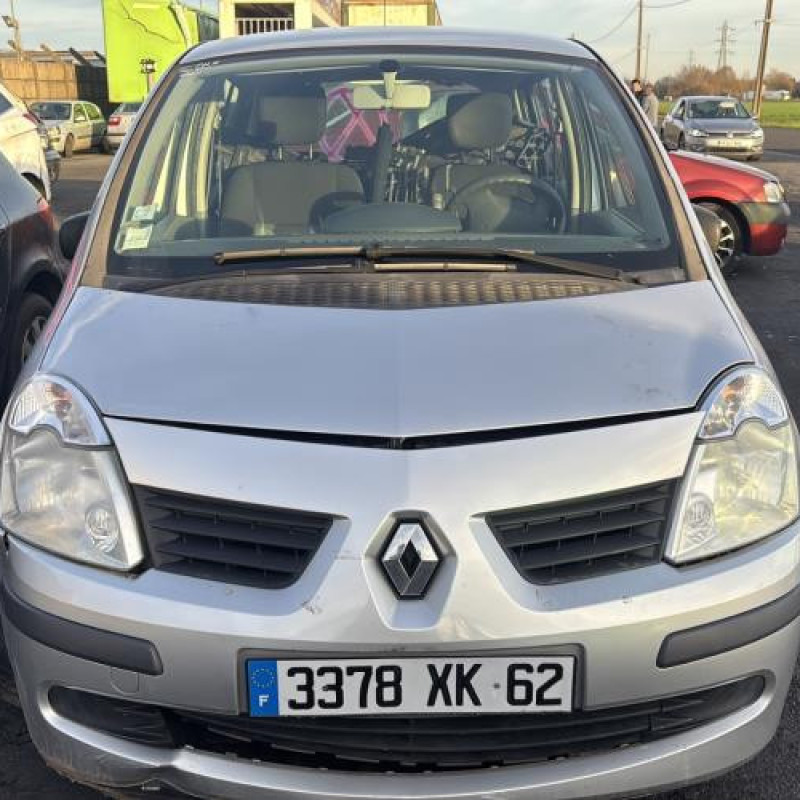 Feu arriere stop central RENAULT MODUS Photo n°8