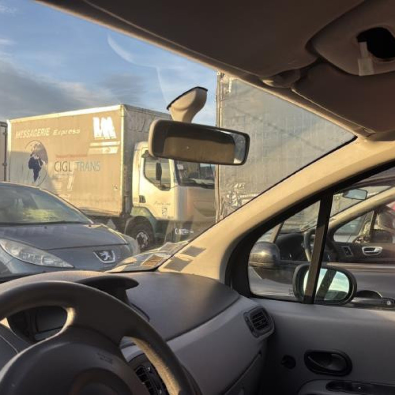 Feu arriere stop central RENAULT MODUS Photo n°14