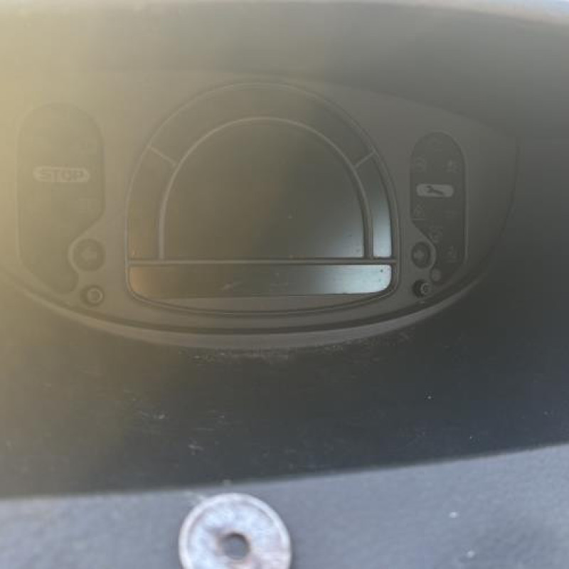 Feu arriere stop central RENAULT MODUS Photo n°15