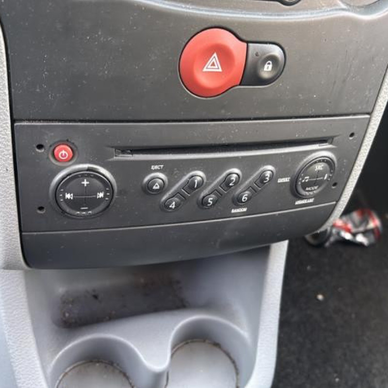 Feu arriere stop central RENAULT MODUS Photo n°17