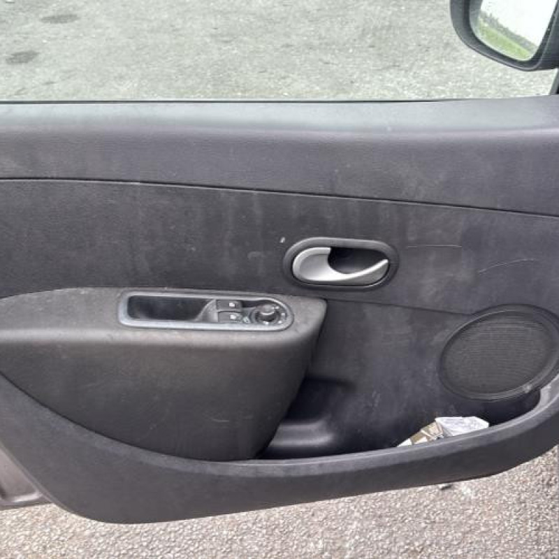 Amortisseur avant gauche RENAULT CLIO 3 Photo n°9