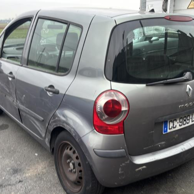 Feu arriere stop central RENAULT MODUS Photo n°4