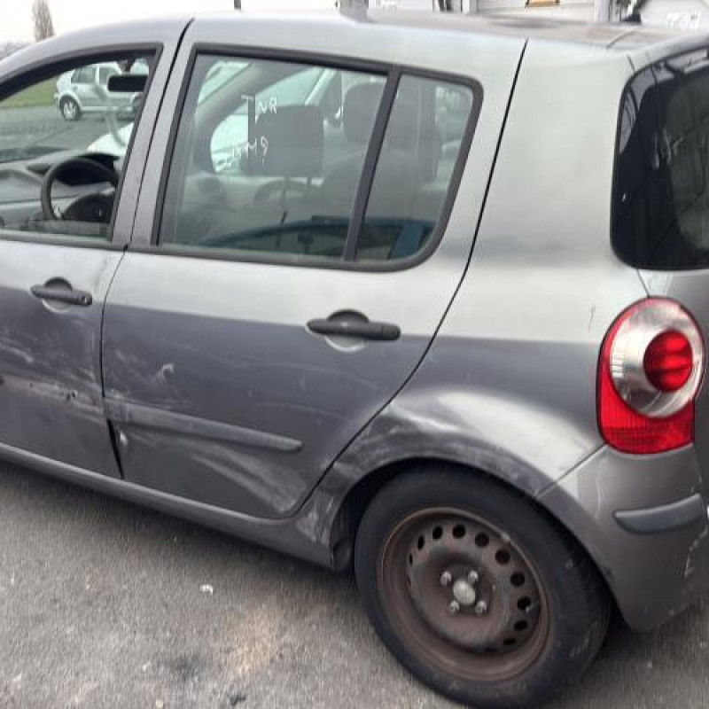 Feu arriere stop central RENAULT MODUS Photo n°6