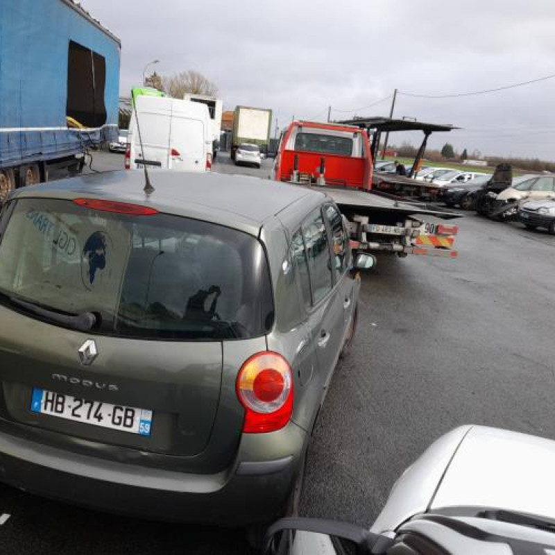 Feu arriere stop central RENAULT MODUS Photo n°3