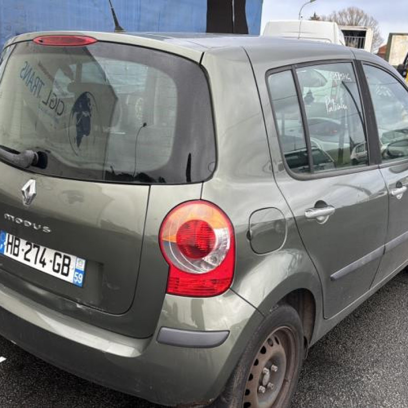Feu arriere stop central RENAULT MODUS Photo n°14