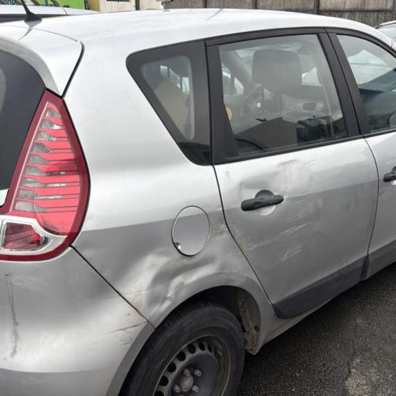 Reservoir essence RENAULT SCENIC 3 Photo n°7