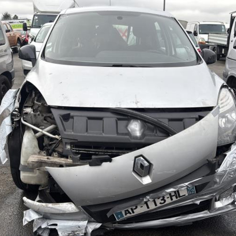 Reservoir essence RENAULT SCENIC 3 Photo n°8